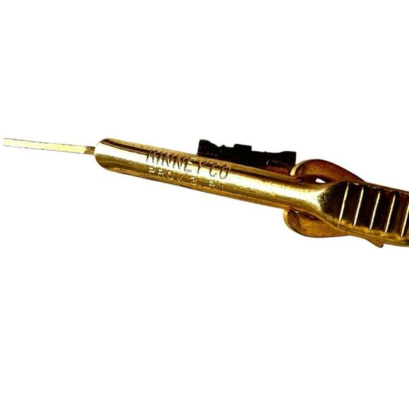 Vintage Kinney Co. Rifle Tie Clip โ Gold Tone Figural Gun Tie Bar - Picture 2 of 8